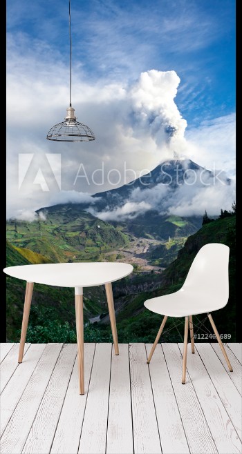 Picture of Tungurahua volcano eruption Ecuador 